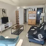 Les Pieds Dans L'eau Dans Front De Avec Piscines, Tennis, Privee * Bandol