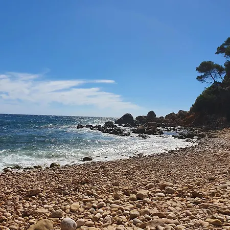 Les Pieds Dans L'eau Dans Front De Avec Piscines, Tennis, Privee Apartament Bandol