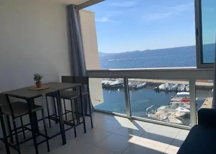 Les Pieds Dans L'eau Dans Front De Avec Piscines, Tennis, Privee Apartamento *