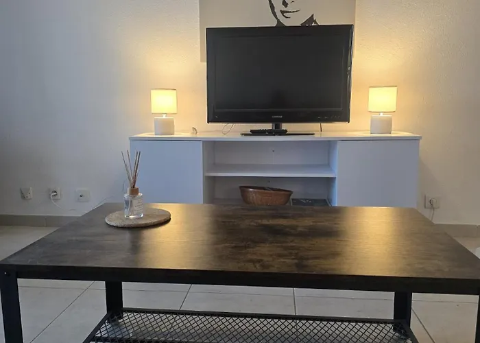 Les Pieds Dans L'eau Dans Front De Avec Piscines, Tennis, Privee Apartamento
