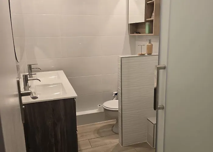 Les Pieds Dans L'eau Dans Front De Avec Piscines, Tennis, Privee Apartamento *