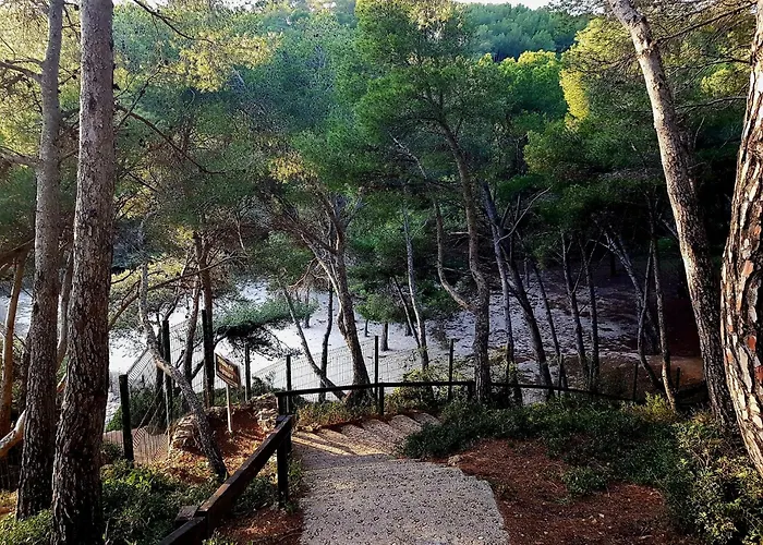 Les Pieds Dans L'eau Dans Front De Avec Piscines, Tennis, Privee *
